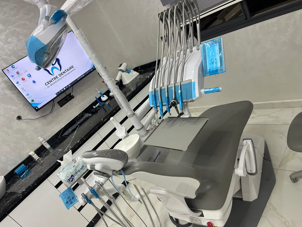 Fauteuil et aménagement de la salle de soins